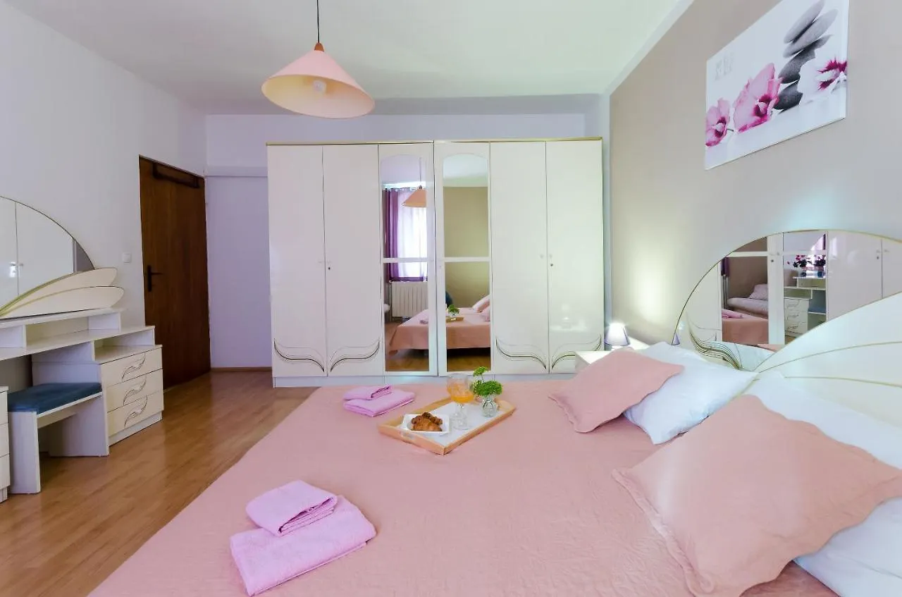 Apartments Ester フンタナ 0*,  クロアチア